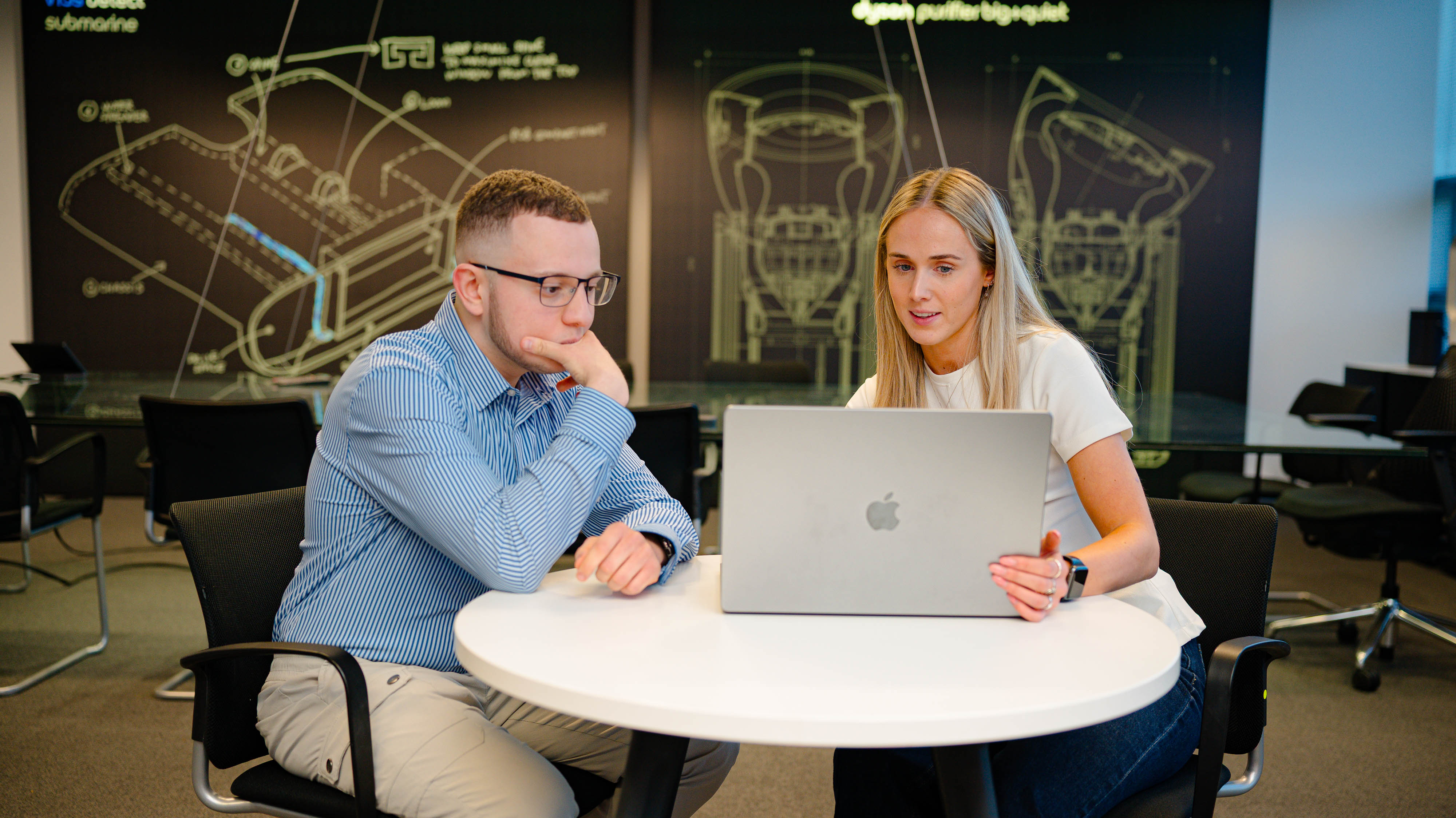 SHOTAWAY DYSON APRIL25 173 525X295